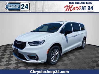 New 2025 Chrysler Pacifica Select