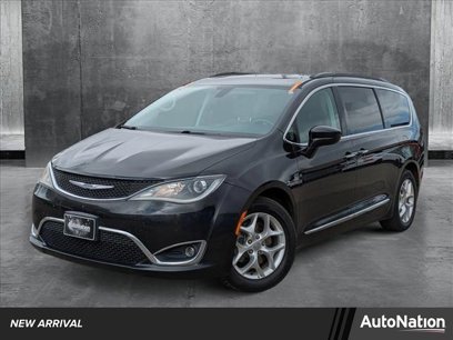 Used 2017 Chrysler Pacifica Touring-L w/ Tire & Wheel Group