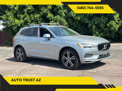 Used 2018 Volvo XC60 T5 Momentum w/ Convenience Package