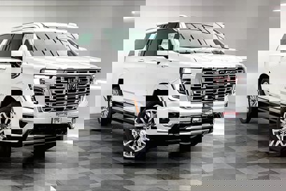 New 2025 GMC Yukon XL Denali w/ Sun & Power Step Package