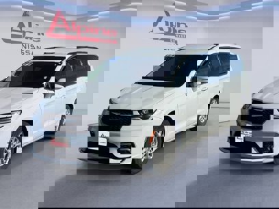 Used 2022 Chrysler Pacifica Touring-L