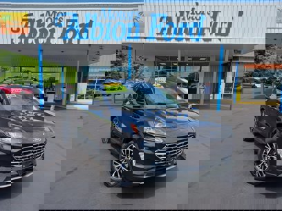 Used 2021 Ford Escape Titanium w/ Class II Trailer Tow Package