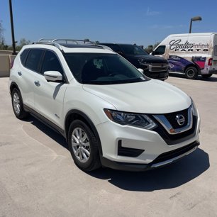 Used 2017 Nissan Rogue SV