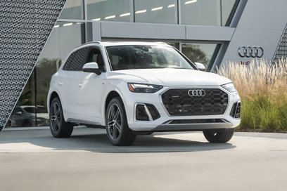 Certified 2024 Audi Q5 e Premium w/ Convenience Package