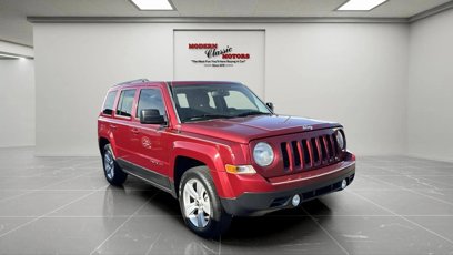 Used 2013 Jeep Patriot Latitude w/ Sun/Sound Group
