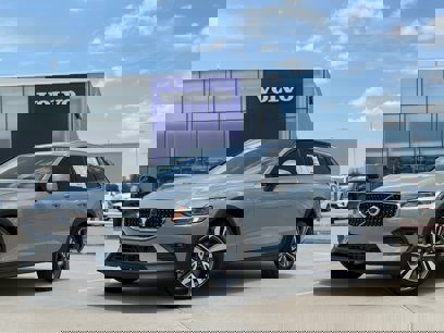 New 2026 Volvo V60 B5 Cross Country Plus w/ Protection Package Premier