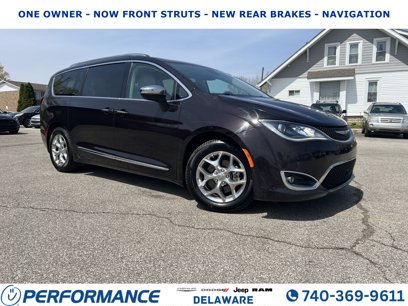 Used 2017 Chrysler Pacifica Limited w/ Advanced Safetytec Group