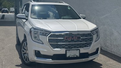 Used 2022 GMC Terrain Denali w/ Denali Premium Package
