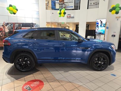 New 2025 Volkswagen Atlas Cross Sport SEL R-Line