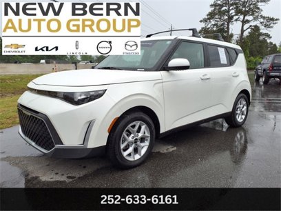 Used 2023 Kia Soul LX w/ LX Technology Package