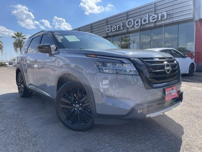 Used 2022 Nissan Pathfinder Platinum w/ Cargo Package