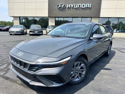 New 2025 Hyundai Elantra Blue