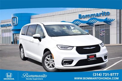 Used 2023 Chrysler Pacifica Touring-L