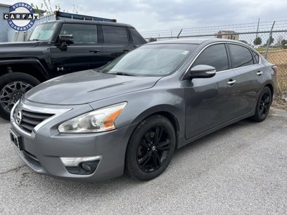 Used 2014 Nissan Altima 2.5 SV w/ Convenience Package