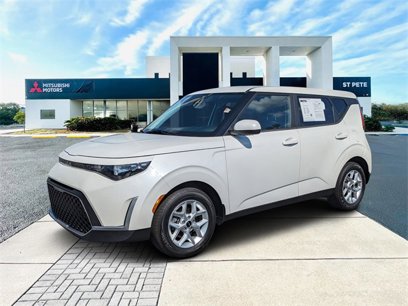 Used 2023 Kia Soul LX w/ Option Group 015