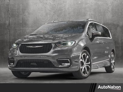 New 2025 Chrysler Pacifica Select