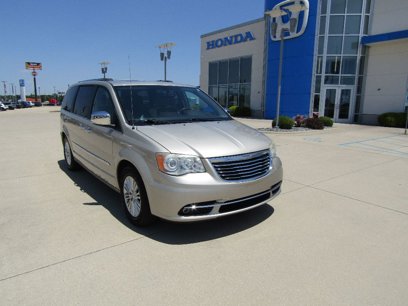 Used 2014 Chrysler Town & Country Limited w/ Luxury Group