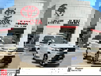 Used 2023 Toyota Sienna Platinum