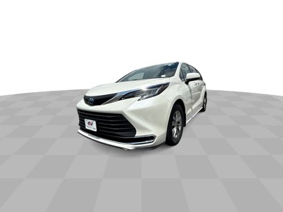 Used 2021 Toyota Sienna XLE