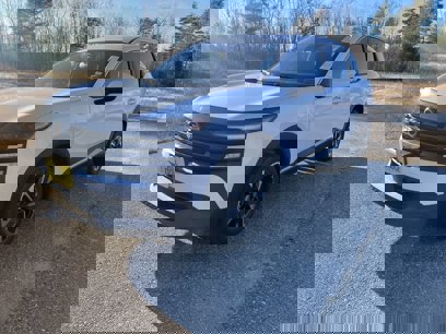 New 2025 Nissan Kicks SV