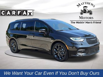 Used 2022 Chrysler Pacifica Touring-L w/ S Appearance Package