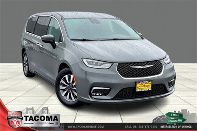 Used 2023 Chrysler Pacifica Touring-L