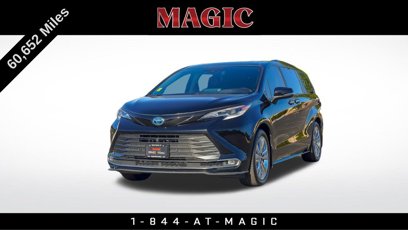 Used 2022 Toyota Sienna Platinum