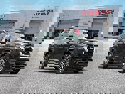 New 2025 Nissan Pathfinder SV