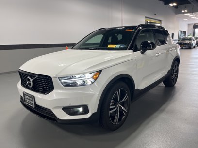 Certified 2022 Volvo XC40 T5 R-Design