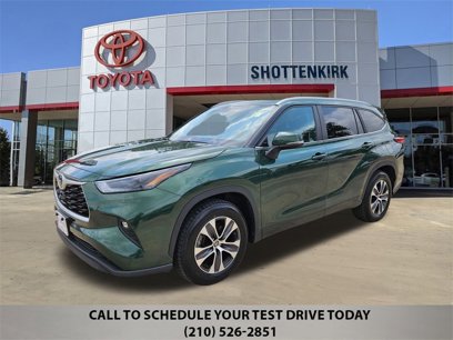 Used 2023 Toyota Highlander XLE