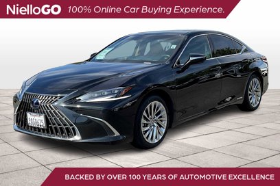 Used 2022 Lexus ES 300h w/ Luxury Package