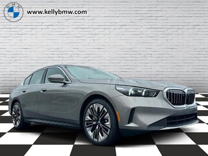 New 2025 BMW 530i xDrive w/ Premium Package