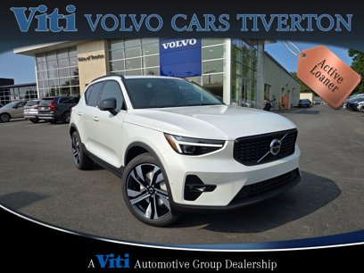 Used 2025 Volvo XC40 B5 Ultra w/ Climate Package