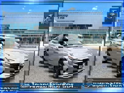 Used 2022 Hyundai Elantra SEL w/ Preferred Accessory Package