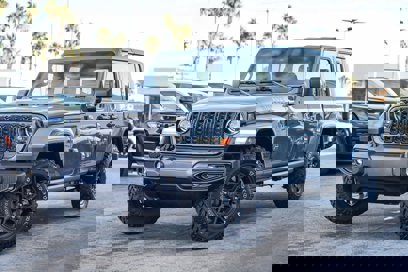 New 2025 Jeep Gladiator Sport