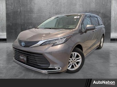 Used 2022 Toyota Sienna XLE