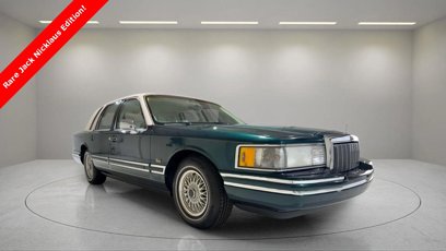 Used 1992 Lincoln Town Car Signature
