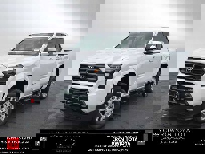 New 2025 Toyota Tacoma SR5