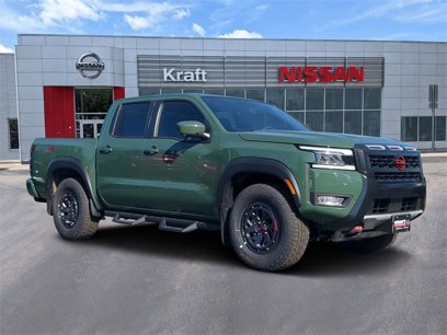 New 2025 Nissan Frontier PRO-4X w/ Pro Convenience Package