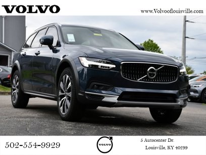 New 2025 Volvo V90 B6 Cross Country Plus