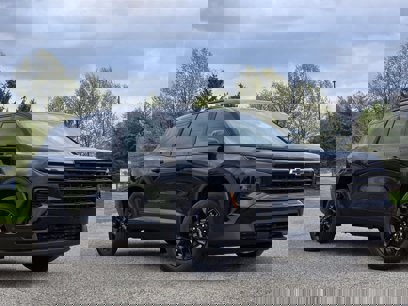 New 2025 Chevrolet Traverse LT w/ Midnight/Sport Edition
