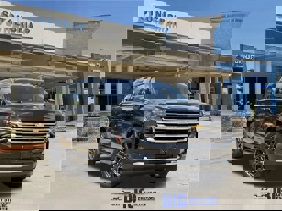Used 2023 Chevrolet Suburban High Country w/ Premium Package 2