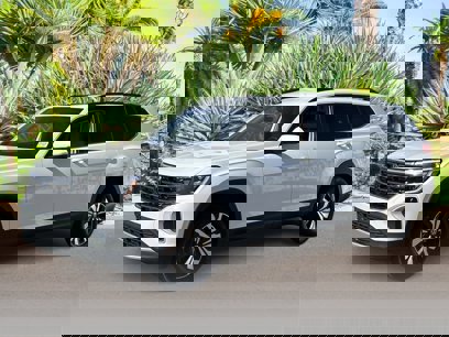 New 2025 Volkswagen Atlas SE