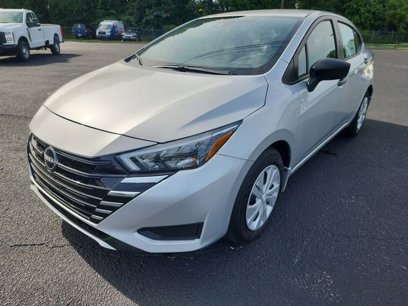 New 2025 Nissan Versa S w/ Trunk Package