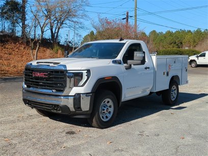 New 2024 GMC Sierra 3500 Pro w/ Convenience Package
