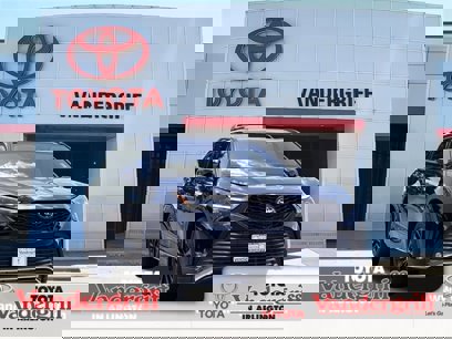 Used 2023 Toyota Highlander XSE
