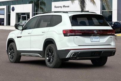 New 2025 Volkswagen Atlas Peak Edition SE
