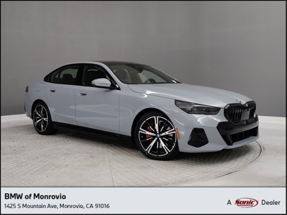 New 2025 BMW 550e xDrive w/ Premium Package