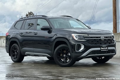 New 2025 Volkswagen Atlas Peak Edition SE