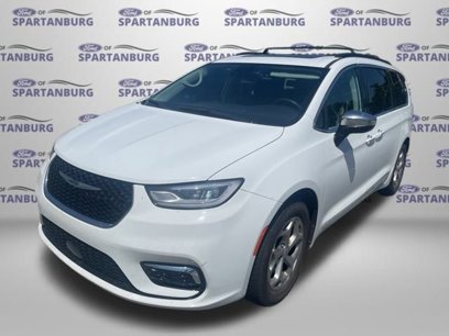 Used 2023 Chrysler Pacifica Limited